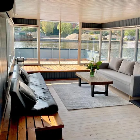 Houseboat Anne - Riverside Terrace, Free Parking