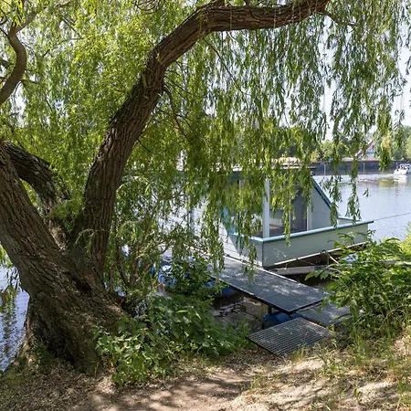 Houseboat Anne - Riverside Terrace, Free Parking Πλωτό κατάλυμα *