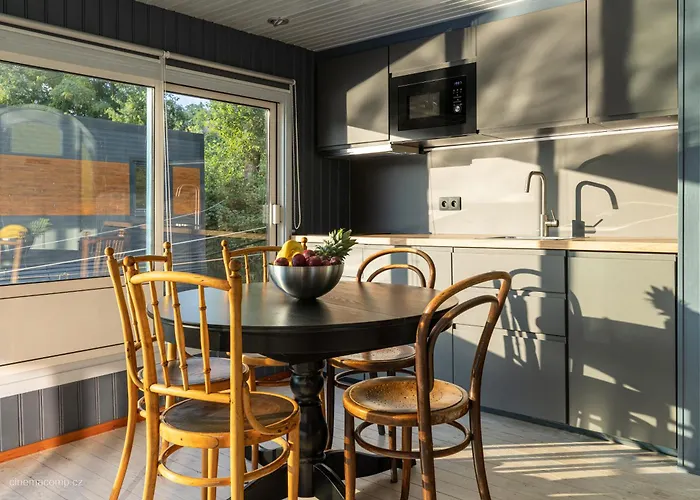 Houseboat - Place In Hotel en barco