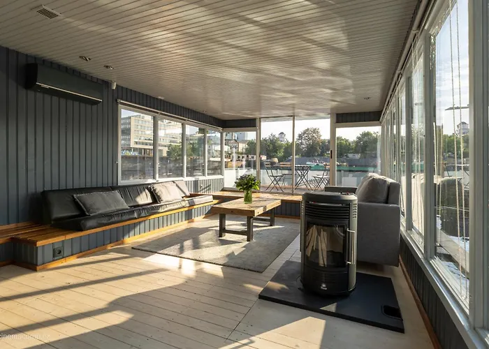 Hotel en barco Houseboat - Place In Praga