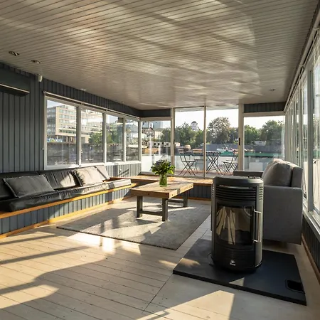 Botel Houseboat - Place In Prag