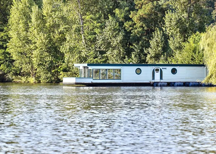 Botel Houseboat - Place In Prag