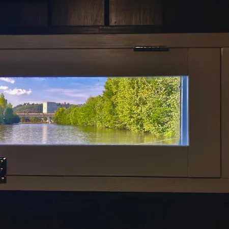 Houseboat - Place In Πλωτό κατάλυμα *